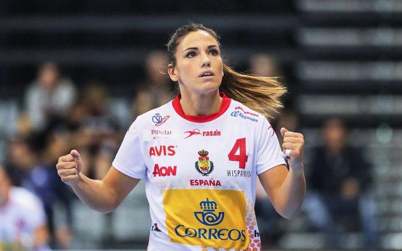 1513768664-5_carmen-martinjpg